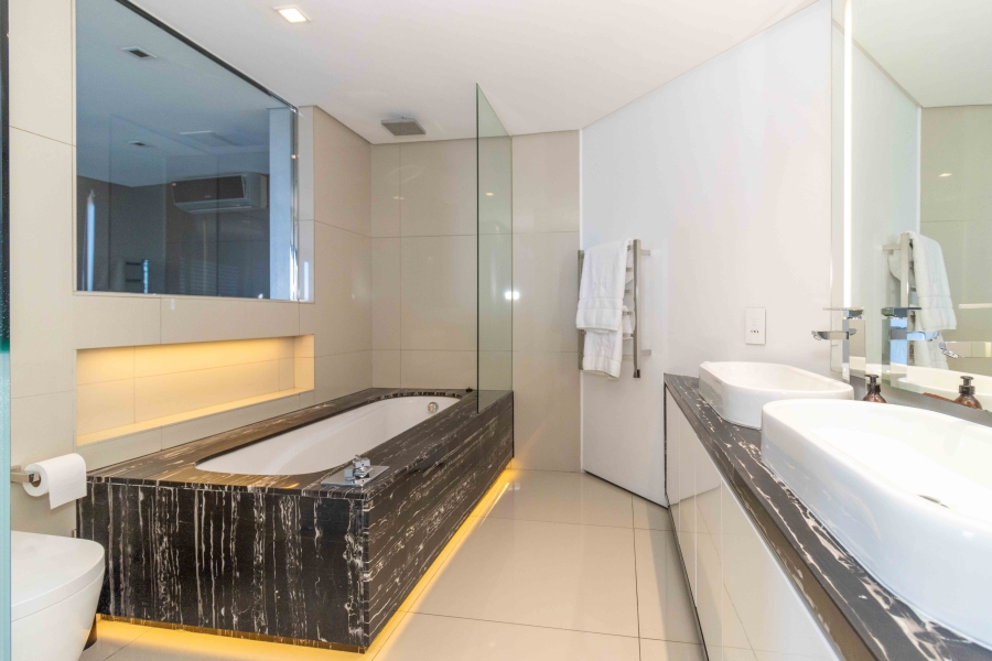 5 Bedroom Property for Sale in Clifton Western Cape